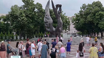 Протести заради парите за майчинство