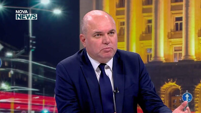 Владислав Панев: Парламентът трябва да провери данните за полетите на Атанасова и Пеевски