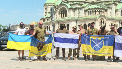 Ранени, оцелели и непобедени: Лицата на войната пристигнаха в България