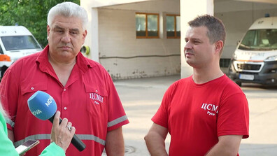 Млад медик и шофьор на линейка спасиха майка и новородено след много опасно усложнение при раждане