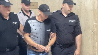 След катастрофата на „Тракия”: Шофьорът на тира твърди, че бил с нови гуми и не е заспивал зад волана