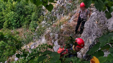 Планинската спасителна служба в Лакатник помогна на жена, отклонила се от Вазовата екопътека
