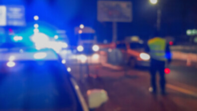 20-годишен с 1,90 промила се заби в паркирани автомобил и влекач в Лом