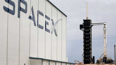 Изоставена степен на ракета на SpaceX удари Луната с 8 690 км/ч