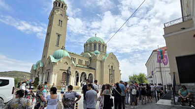 Стотици посрещнаха чудотворната Хавайска икона на Богородица във Велико Търново (СНИМКИ)