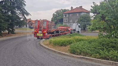 Автовоз блокира част от международния път София - Букурещ между Русе и Дунав мост (ВИДЕО)