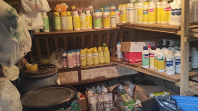 Арестуваха двама души за незаконна продажба на забранени продукти за растителна защита