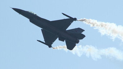 Румъния вдигна два F-16 заради въздушна цел край Галац