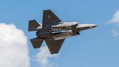 Объркана пратка: Австралия изпрати на САЩ части от F-35, но се озоваха в Китай