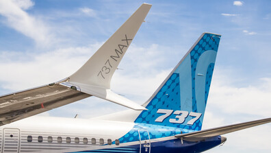 Отлагат сертифицирането на дългоочаквания самолет „Боинг 737 Макс 10“
