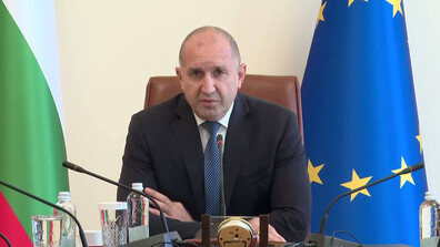 Премиерът за атаките с дронове в Черно море: Единият кораб е потънал, екипажът му е в неизвестност