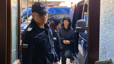 МУ-Пловдив за задържаната шефка на ревматологията в УМБАЛ „Св. Георги“: Няма основание да я освободим като декан