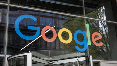 Служители на Google напускат заради договори с военните за AI