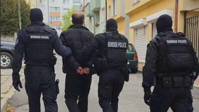 19 задържани за трафик на мигранти през България при акция на „Гранична полиция“