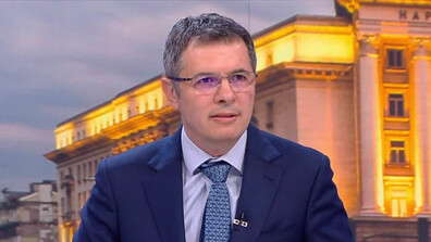 Филип Гунев: Гюров и Йотова трябва да дебатират за това каква да е ролята на президента спрямо изпълнителната власт