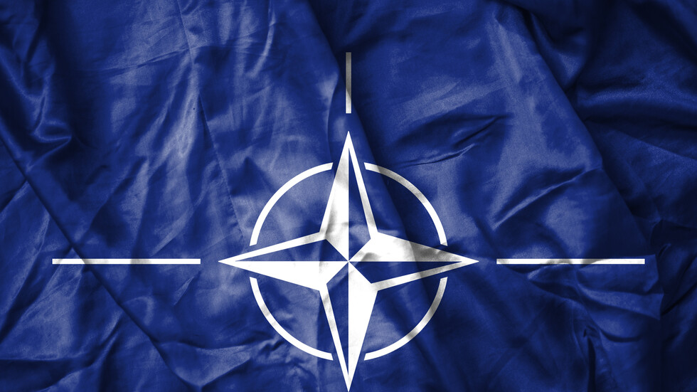 Нато пророчествами. Флаг НАТО. Североатлантический Альянс НАТО флаг. Флаг НАТО 1949. Флаг Североатлантического Альянса.