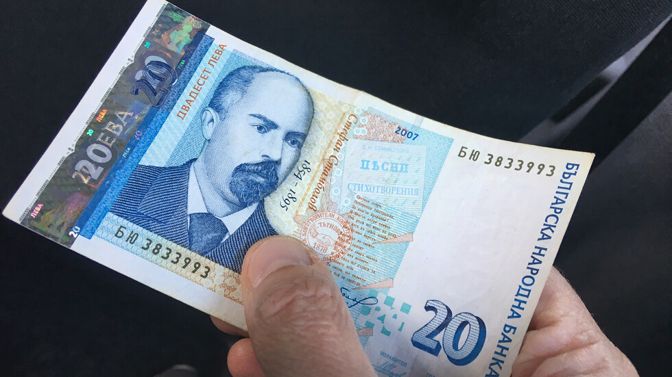Задържаха двама служители на Изпълнителната агенция по рибарство и ...