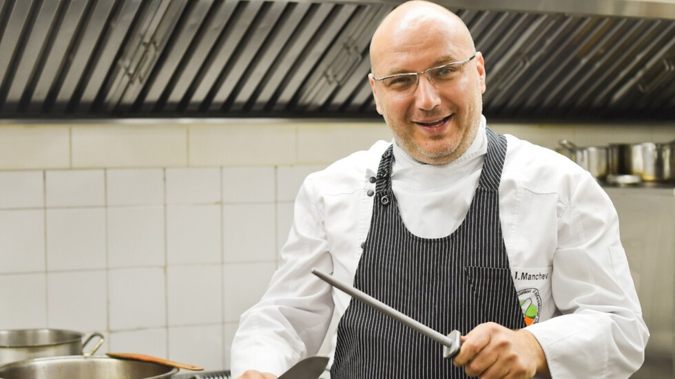 Шеф Манчев преобразява ресторант в романтичния Ахтопол в "Кошмари в кухнята"