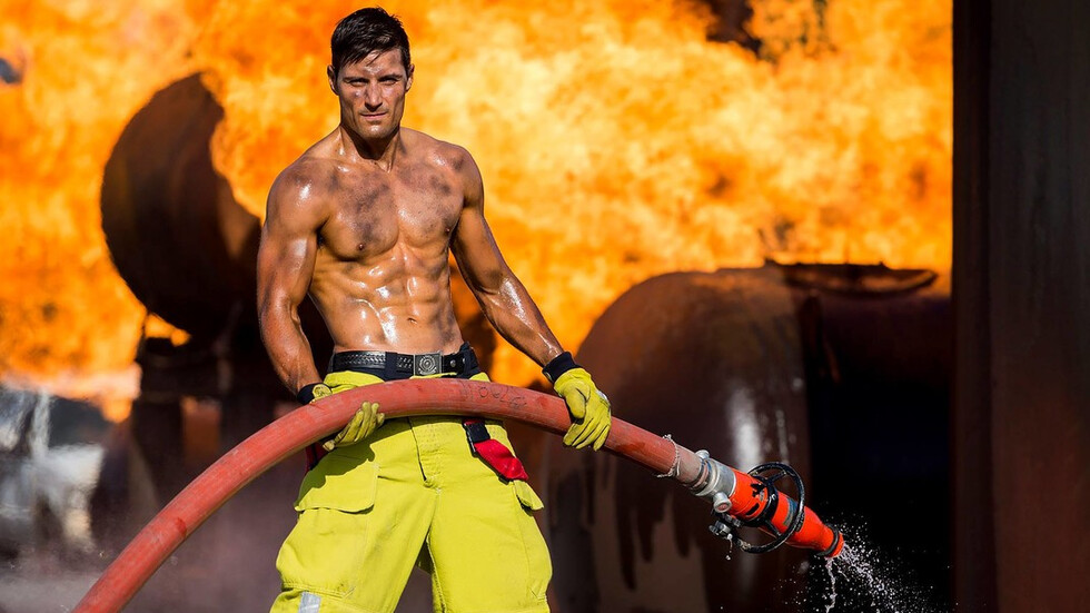  ОГЪН В ЖЕНСКИТЕ СЪРЦА: Австралийски пожарникари пуснаха парещ календар (ГАЛЕРИЯ) - NOVA 