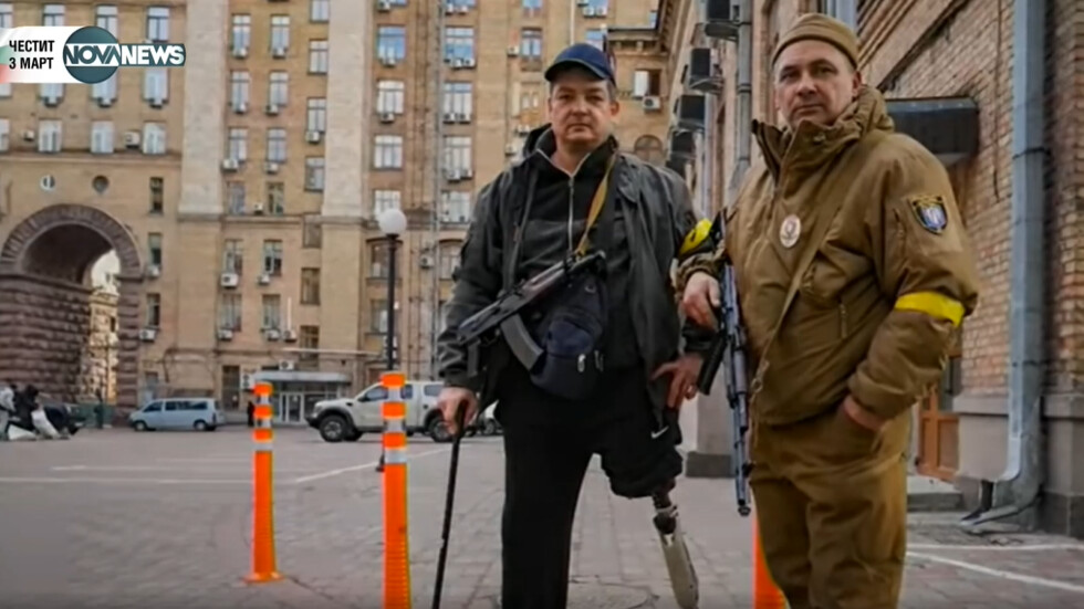 ЛИЦЕТО НА ВОЙНАТА: Най-въздействащите кадри от Украйна - Общество ...