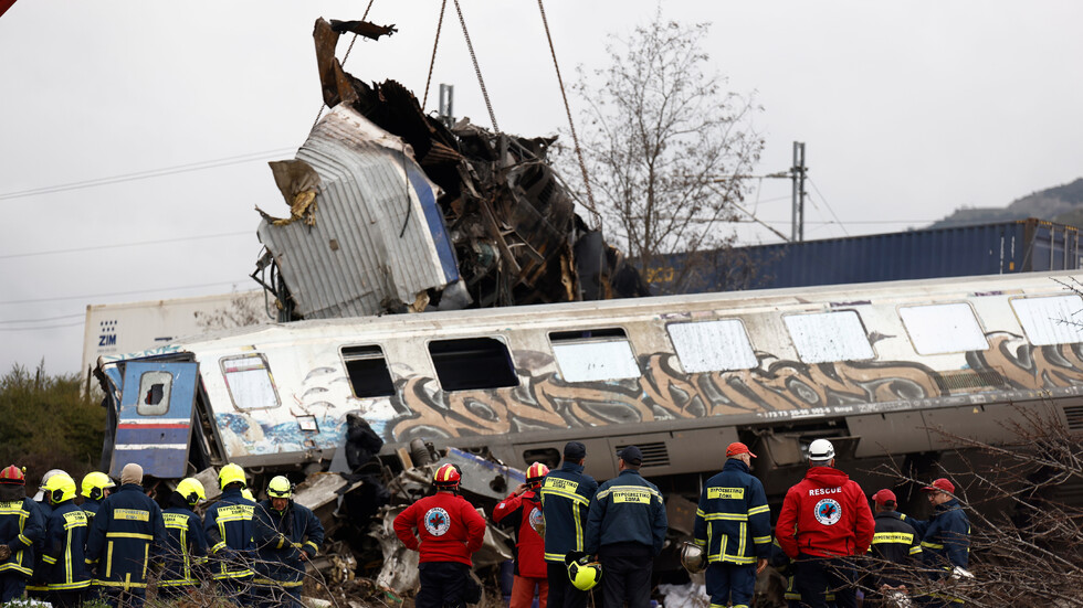 Ανθρώπινο λάθος πιθανή αιτία του τρένου στην Ελλάδα – Περιστατικά – Ο Κόσμος – Ειδήσεις NOVA