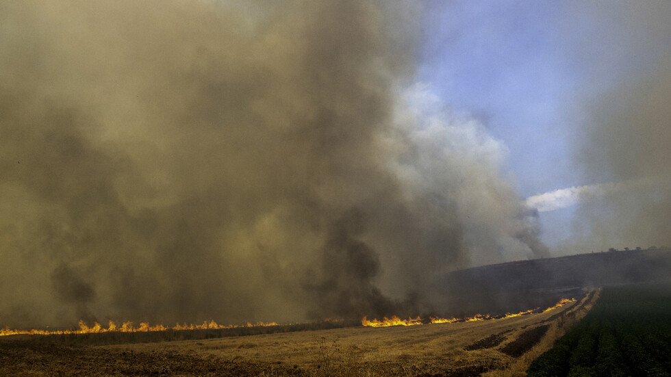 Πυρκαγιές στην Ελλάδα: Ολοκληρώθηκε η εκκένωση στη Νέα Αγχίαλο μετά από έκρηξη αποθήκης – Η Γηραιά Ήπειρος – Le Monde – NOVA News