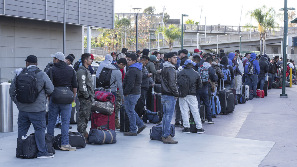 4 ΜΕΡΕΣ ΧΩΡΙΣ ΦΑΓΗΤΟ Ή ΝΕΡΟ: Βρέθηκαν 200 παράνομοι μετανάστες στην Ελλάδα – Η Γηραιά Ήπειρος – Le Monde – Ειδήσεις NOVA