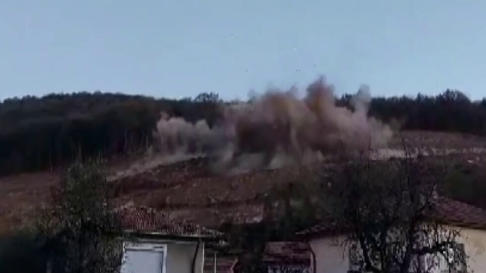 Pluie de pierres après une explosion « contrôlée » sur Rybarkovo : une vingtaine de maisons endommagées et des voitures endommagées (vidéo)