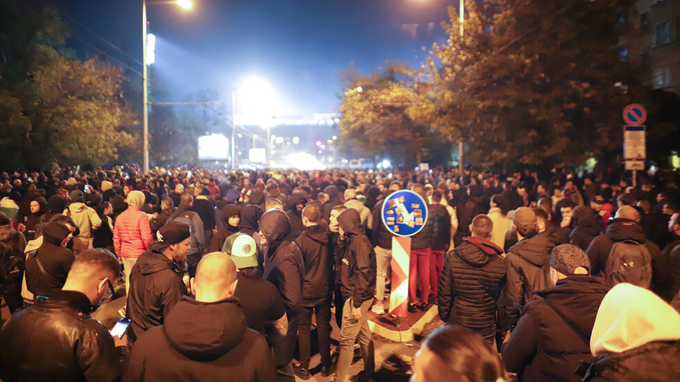 Photo of Manifestation à Sofia : affrontements, arrestations, dégâts et demandes de démission (aperçu)