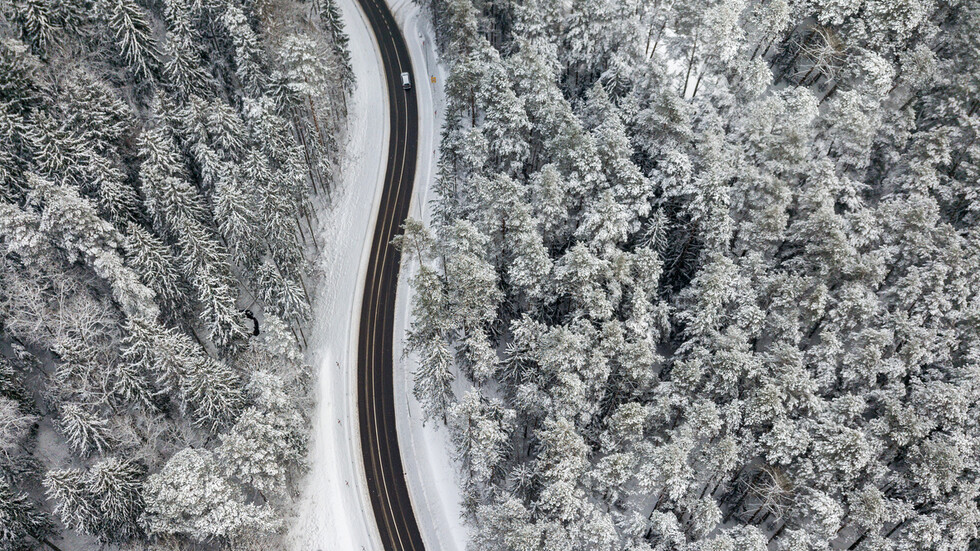 Photo of La neige gêne la circulation dans les cols de haute montagne (aperçu)