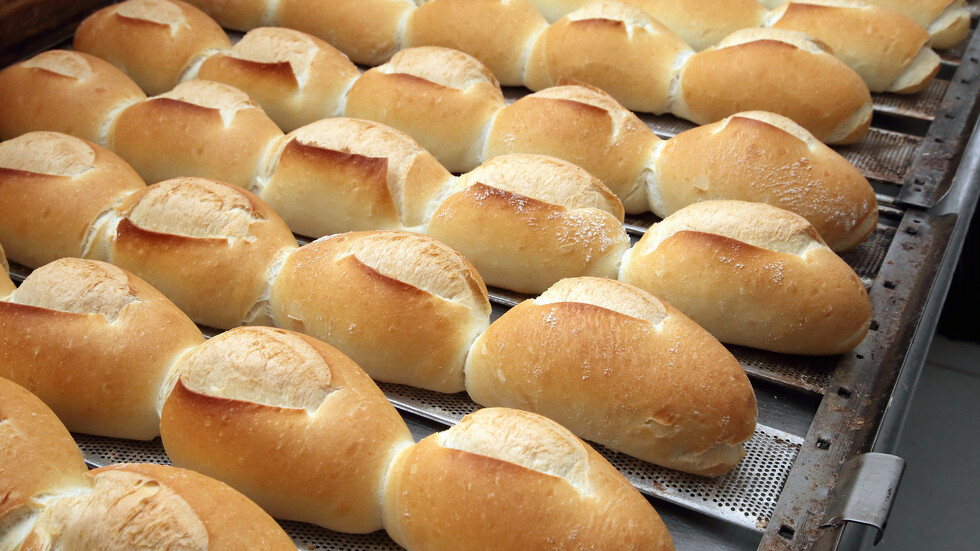 Обрат на обрата: ДДС на хляба и брашното остава 0% до края на годината