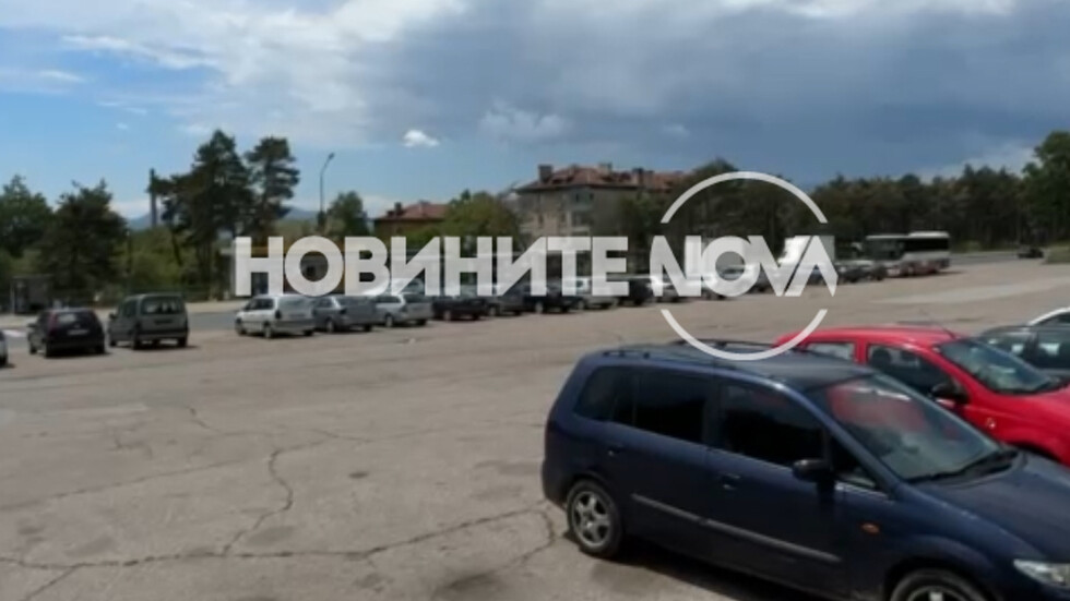 18-годишна шофьорка прегази две деца в Сопот (СНИМКИ)