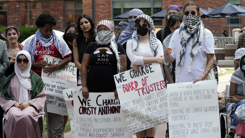Пропалестински протестиращи в университета "Джордж Вашингтон" в САЩ. Снимка: АП/Сюзан Уолш