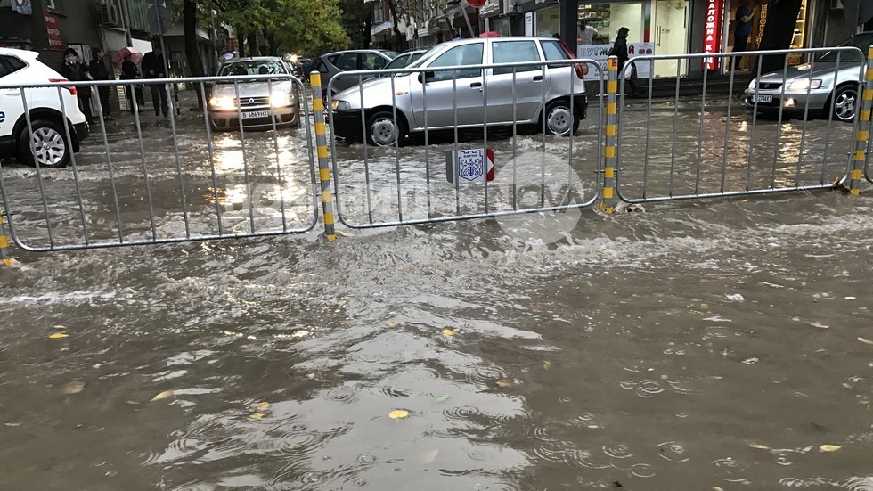 Варна пак е под вода след поредния дъжд!