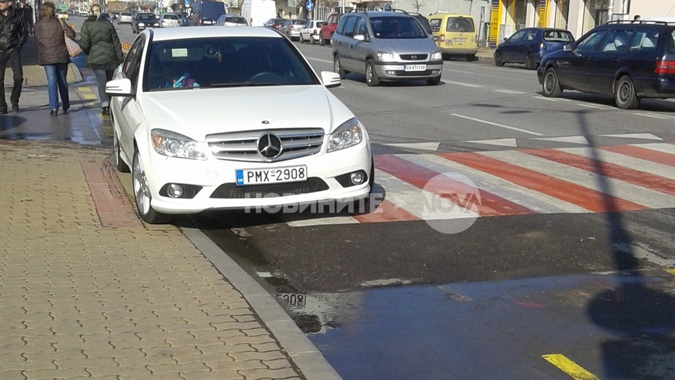 Къде паркират чужденците в България?