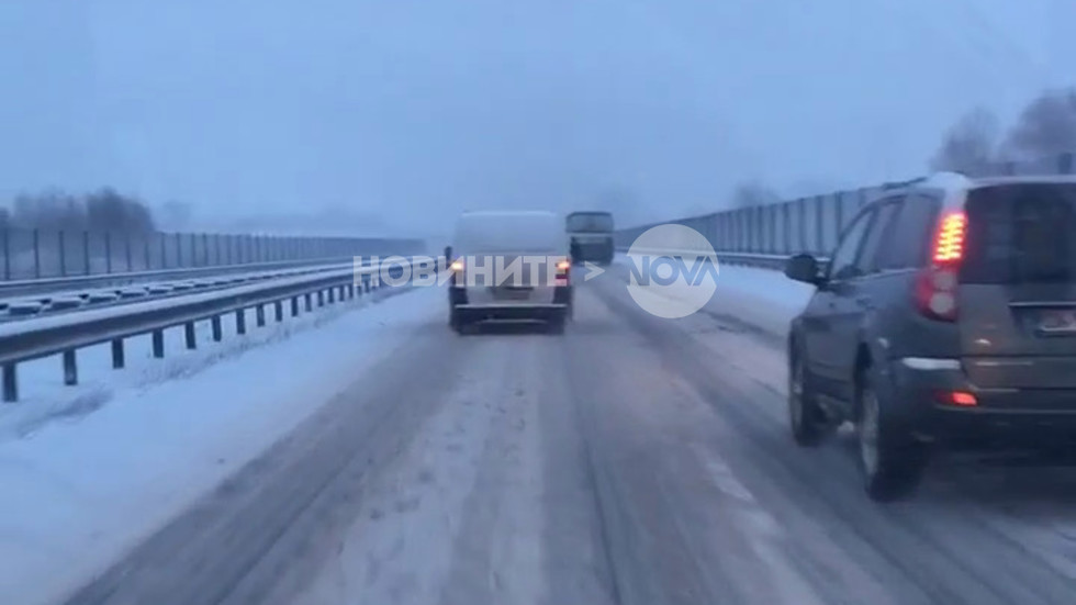 Снежен ад на автомагистрала "Тракия" (ВИДЕО)