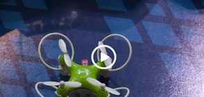 Нанодронове полетяха на изложение на играчките в Токио (ВИДЕО)