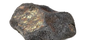 Българи продават фалшиви метеорити на чужденци