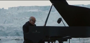 Пианист с уникално изпълнение в сърцето на Aрктика (ВИДЕО)