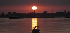 КАДРИ ОТ ДРОН: Първият юлски изгрев над Дунав