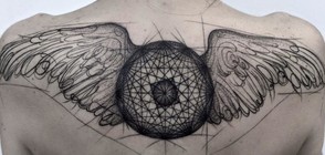 Мъж използва хипноза, за да прави татуировки