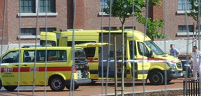 Мъж нападна с мачете полицайки в Белгия (СНИМКИ)