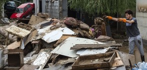 Намериха живи майка и дъщеря четири дни след потопа в Скопие