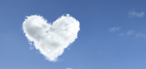 Машина произвежда облачета под формата на сърца