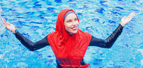 Втори френски град забрани буркините на плажа