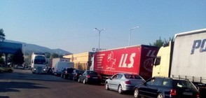 Километрично задръстване на "Кулата" (ВИДЕО+СНИМКИ)