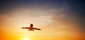 Самолет кацна аварийно, 16 души са ранени (СНИМКА)