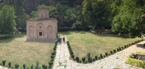 Владо Пенев разкрива чудесата на Земенския манастир в „Опознай България”