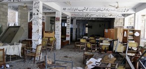 Камикадзе с 8 кг експлозиви се взриви в съд в Пакистан (ВИДЕО+СНИМКИ)