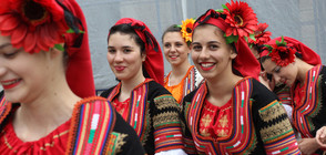 Фестивал на двугласното пеене зарадва жителите на Неделино (ВИДЕО)